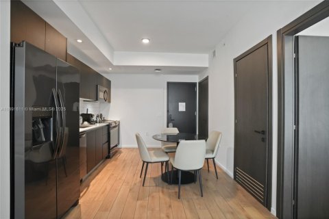 Condo in Miami, Florida, 1 bedroom  № 1943882 - photo 10