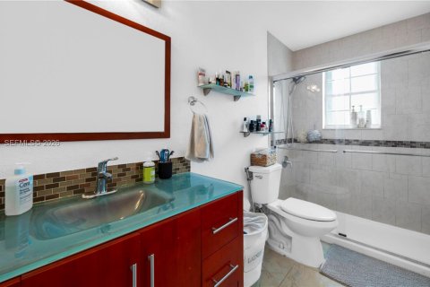 Villa ou maison à vendre à Miami, Floride: 3 chambres, 148.27 m2 № 2068097 - photo 30