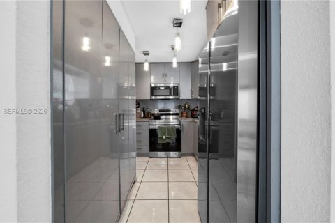 Villa ou maison à vendre à Miami, Floride: 3 chambres, 148.27 m2 № 2068097 - photo 14