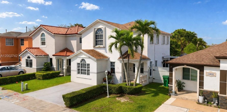 Villa ou maison à Miami, Floride 3 chambres, 148.27 m2 № 2068097