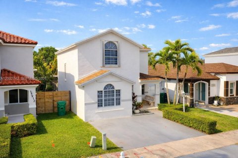 Villa ou maison à vendre à Miami, Floride: 3 chambres, 148.27 m2 № 2068097 - photo 3