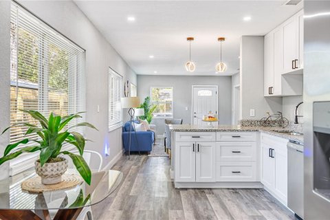Casa en venta en Saint Petersburg, Florida, 4 dormitorios, 159.98 m2 № 1541796 - foto 9