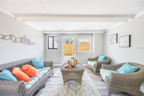 Casa en venta en Saint Petersburg, Florida, 4 dormitorios, 159.98 m2 № 1541796 - foto 11