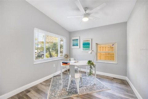Casa en venta en Saint Petersburg, Florida, 4 dormitorios, 159.98 m2 № 1541796 - foto 20