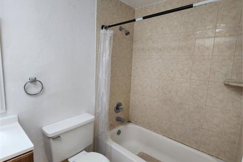 Appartement à louer à Gainesville, Floride: 2 chambres, 167.22 m2 № 1789332 - photo 25
