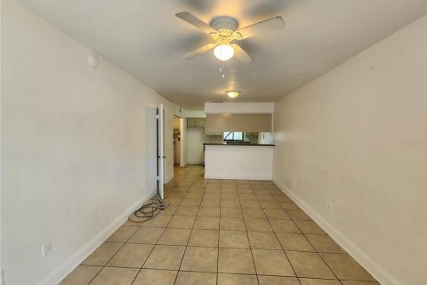 Appartement à louer à Gainesville, Floride: 2 chambres, 167.22 m2 № 1789332 - photo 8