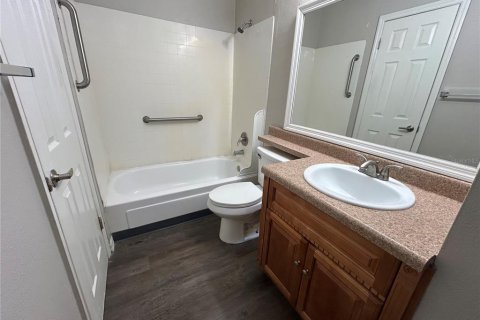 Condo in Winter Park, Florida, 2 bedrooms  № 2208749 - photo 10