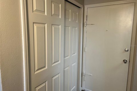 Condo in Winter Park, Florida, 2 bedrooms  № 2208749 - photo 5
