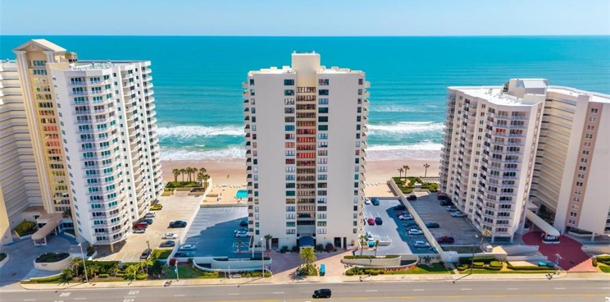 Condo à Daytona Beach, Floride, 3 chambres  № 2101317
