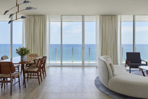 Apartment in FOUR SEASONS in Fort Lauderdale, Florida 2 bedrooms, 166 sq.m. № 60490 - photo 1