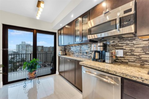 Condominio en venta en Hollywood, Florida, 2 dormitorios, 145.86 m2 № 1360227 - foto 13