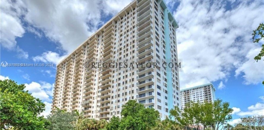 Condo in Hollywood, Florida, 2 bedrooms № 1360227