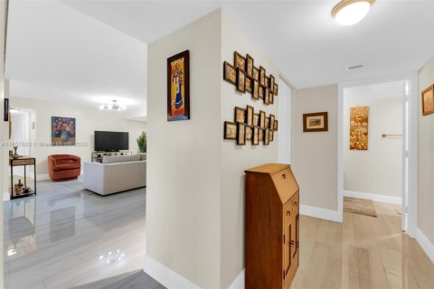 Condominio en venta en Hollywood, Florida, 2 dormitorios, 145.86 m2 № 1360227 - foto 17