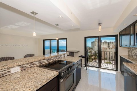 Condominio en venta en Hollywood, Florida, 2 dormitorios, 145.86 m2 № 1360227 - foto 5