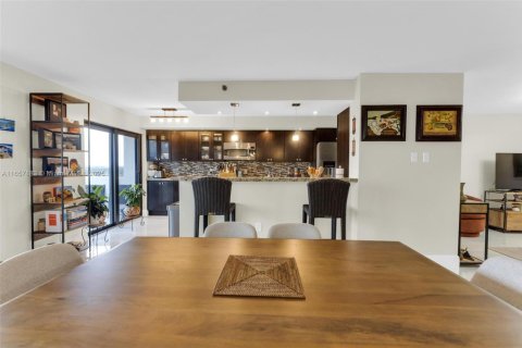 Condominio en venta en Hollywood, Florida, 2 dormitorios, 145.86 m2 № 1360227 - foto 16