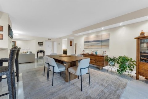 Condominio en venta en Hollywood, Florida, 2 dormitorios, 145.86 m2 № 1360227 - foto 11