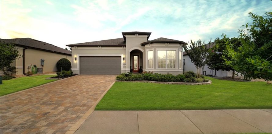 House in Ocala, Florida 2 bedrooms, 196.02 sq.m. № 2398322