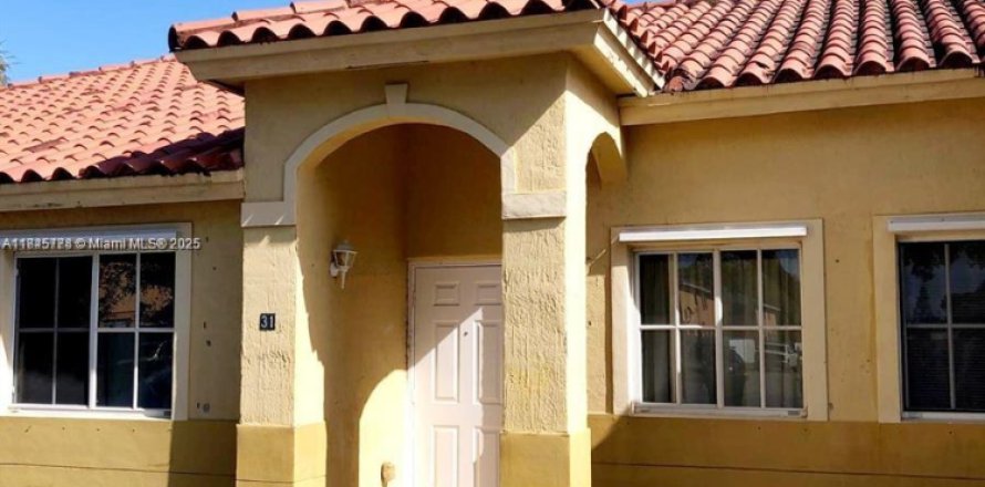 Townhouse in Homestead, Florida 2 bedrooms, 85.38 sq.m. № 1842774