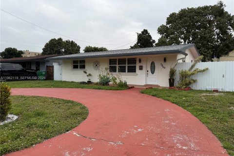 Villa ou maison à vendre à Pembroke Pines, Floride: 2 chambres, 85.47 m2 № 2024822 - photo 3