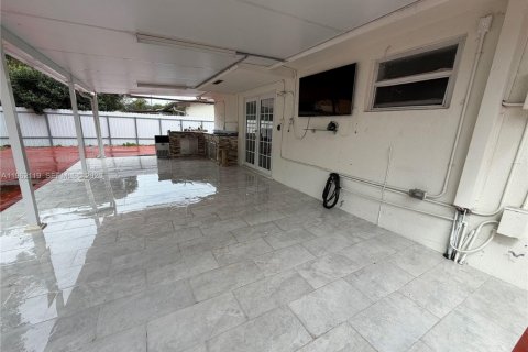 Villa ou maison à vendre à Pembroke Pines, Floride: 2 chambres, 85.47 m2 № 2024822 - photo 11