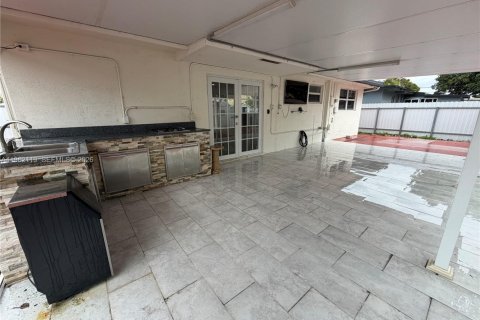 Villa ou maison à vendre à Pembroke Pines, Floride: 2 chambres, 85.47 m2 № 2024822 - photo 10