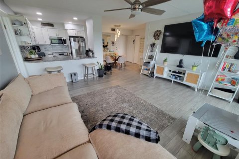 Condominio en alquiler en Bradenton, Florida, 2 dormitorios, 87.33 m2 № 2284199 - foto 15