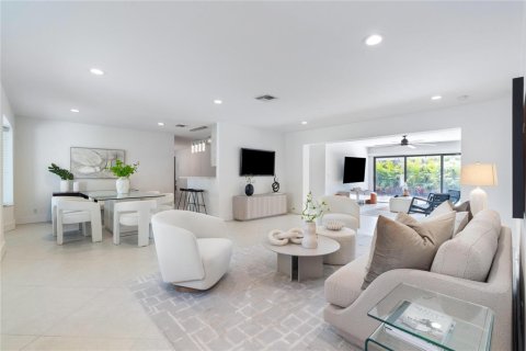 Villa ou maison à vendre à Fort Lauderdale, Floride: 5 chambres, 212.65 m2 № 2300359 - photo 2