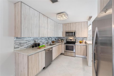Villa ou maison à vendre à Fort Lauderdale, Floride: 5 chambres, 212.65 m2 № 2300359 - photo 6