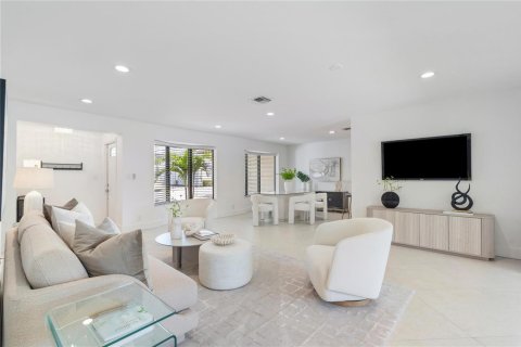 Villa ou maison à vendre à Fort Lauderdale, Floride: 5 chambres, 212.65 m2 № 2300359 - photo 3