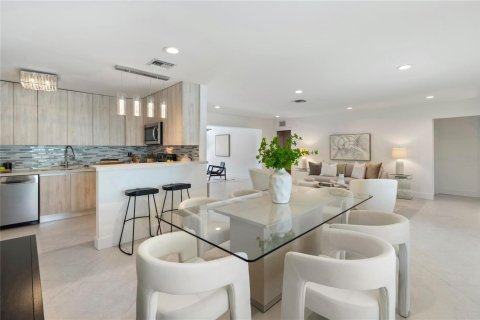 Villa ou maison à vendre à Fort Lauderdale, Floride: 5 chambres, 212.65 m2 № 2300359 - photo 7