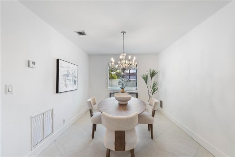 Villa ou maison à vendre à Fort Lauderdale, Floride: 5 chambres, 212.65 m2 № 2300359 - photo 9