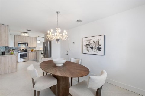 Villa ou maison à vendre à Fort Lauderdale, Floride: 5 chambres, 212.65 m2 № 2300359 - photo 10