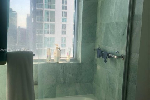 Condo in Miami, Florida, 1 bedroom № 2185973 - photo 5