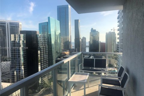 Condo in Miami, Florida, 1 bedroom № 2185973 - photo 2