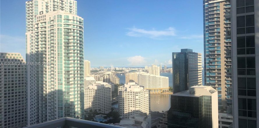 Condo in Miami, Florida, 1 bedroom № 2185973