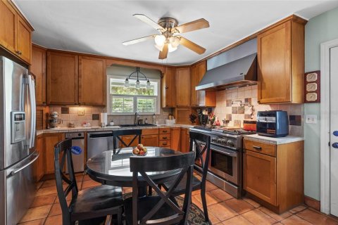 House in Lake City, Florida 4 bedrooms, 285.67 sq.m. № 1759780 - photo 8