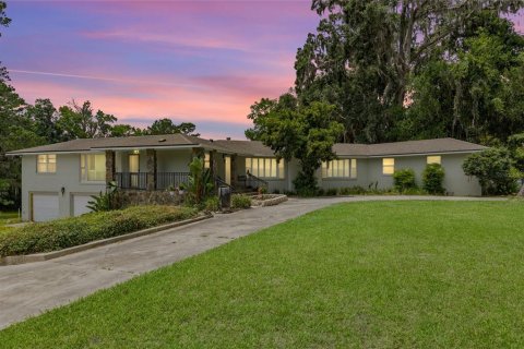 House in Lake City, Florida 4 bedrooms, 285.67 sq.m. № 1759780 - photo 1