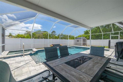 House in Spring Hill, Florida 5 bedrooms, 279.08 sq.m. № 2157775 - photo 23