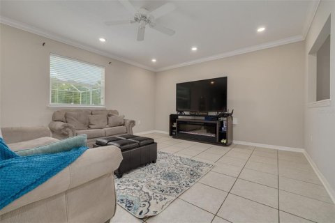 House in Spring Hill, Florida 5 bedrooms, 279.08 sq.m. № 2157775 - photo 9