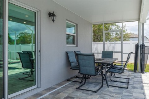 House in Spring Hill, Florida 5 bedrooms, 279.08 sq.m. № 2157775 - photo 22