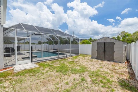 House in Spring Hill, Florida 5 bedrooms, 279.08 sq.m. № 2157775 - photo 24
