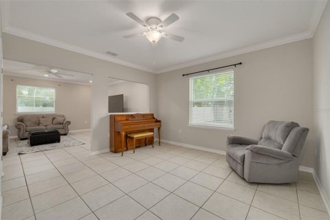 House in Spring Hill, Florida 5 bedrooms, 279.08 sq.m. № 2157775 - photo 15