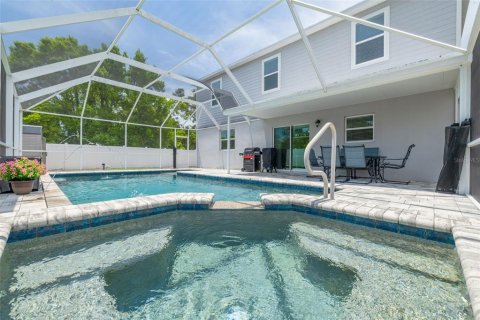 House in Spring Hill, Florida 5 bedrooms, 279.08 sq.m. № 2157775 - photo 20