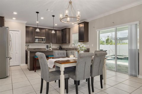 House in Spring Hill, Florida 5 bedrooms, 279.08 sq.m. № 2157775 - photo 11