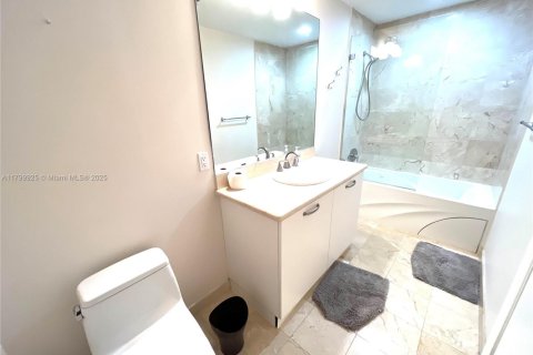 Condominio en venta en Miami Beach, Florida, 1 dormitorio, 76.09 m2 № 1684241 - foto 10