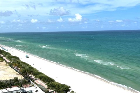 Condominio en venta en Miami Beach, Florida, 1 dormitorio, 76.09 m2 № 1684241 - foto 2