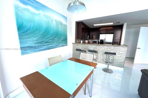 Condominio en venta en Miami Beach, Florida, 1 dormitorio, 76.09 m2 № 1684241 - foto 5