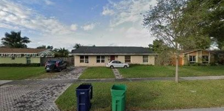 Дом в Пальметто-Бей, Флорида 5 спален, 218.13м2 № 2026245