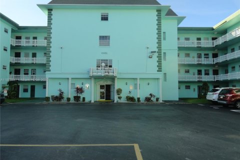 Condominio en venta en Lauderdale Lakes, Florida, 2 dormitorios, 102.38 m2 № 1887244 - foto 24