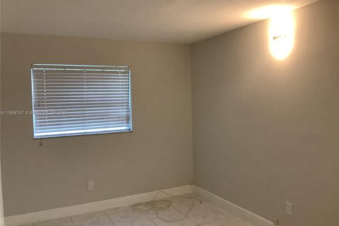 Condominio en venta en Lauderdale Lakes, Florida, 2 dormitorios, 102.38 m2 № 1887244 - foto 23
